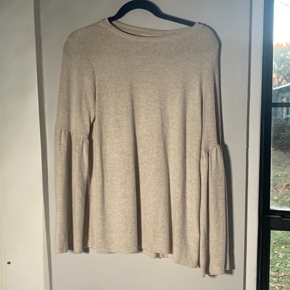 PHILOSOPHY Cream Flowy Top Size Small